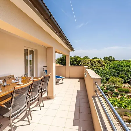Apartment Lovely In With House Sea View Medulin