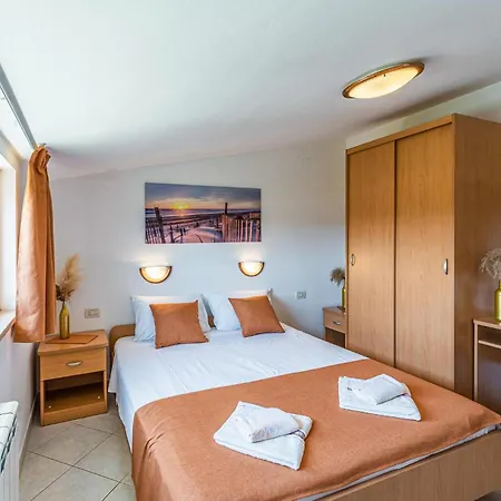 Lovely In With House Sea View Apartment